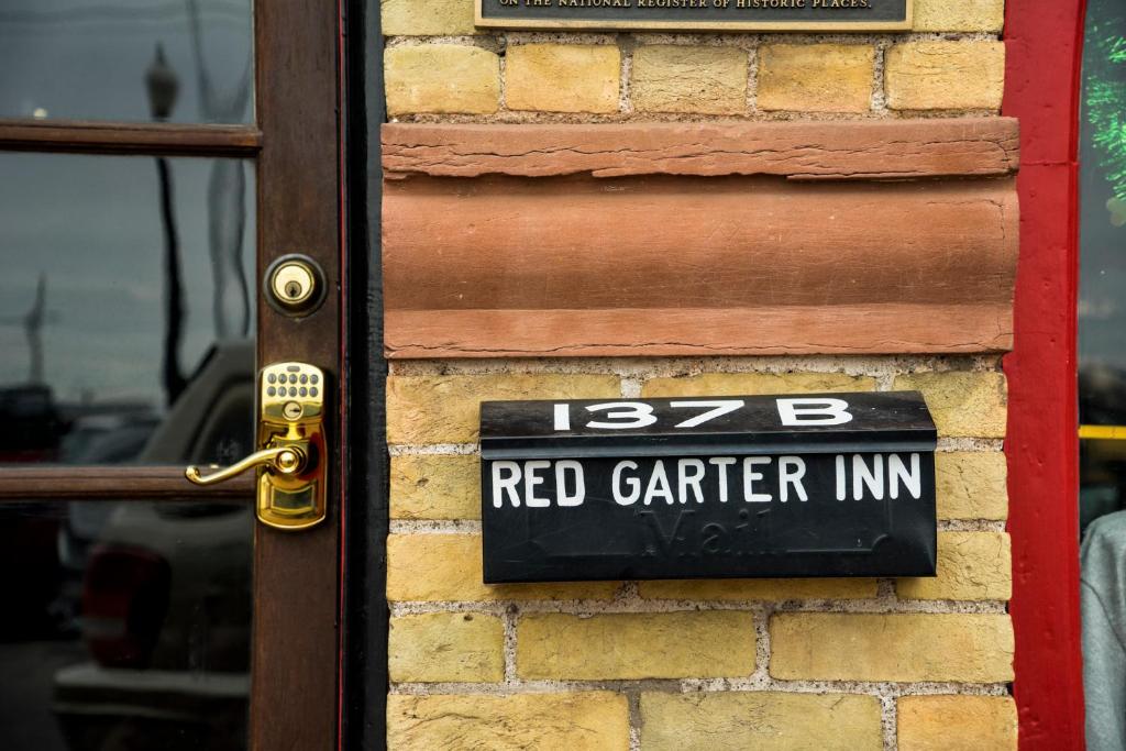 Red Garter Inn image 20